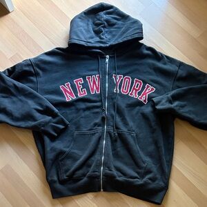 Brandy Melville New York zip up